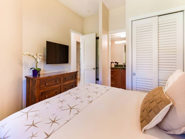 Lahaina Oceanfront Townhome 4 Bedrooms Sleeps 8 Guests