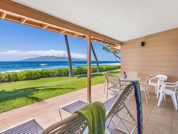 Oceanfront Maui Vacation Rental - Lahaina Condo Rental with Lanai & Pool
