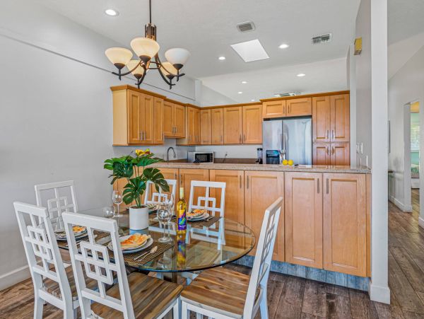 Oceanfront Maui Vacation Rental - Lahaina Condo Rental with Lanai & Pool