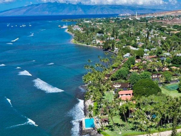 Charming Lahaina Oceanfront Vacation Town Home