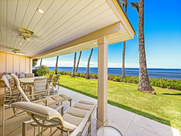 Charming Lahaina Oceanfront Vacation Town Home