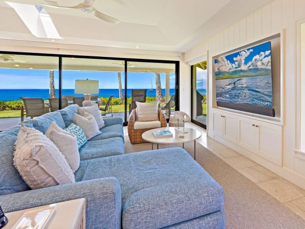 Charming Lahaina Oceanfront Vacation Town Home