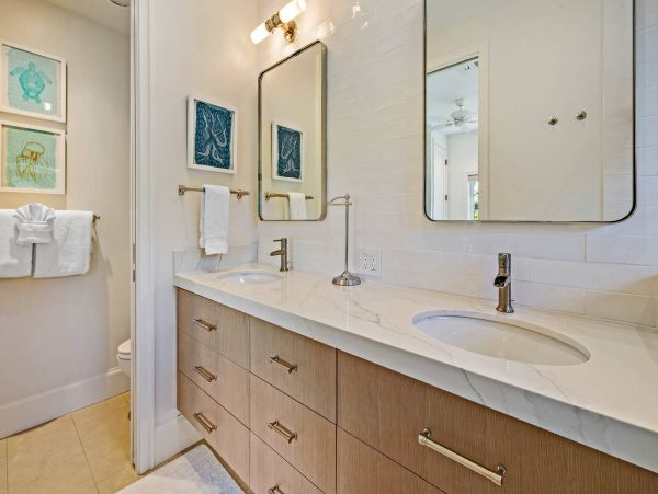 Charming Lahaina Oceanfront Vacation Town Home