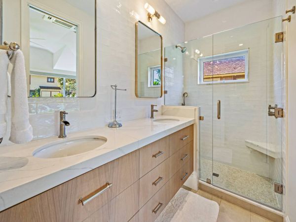 Charming Lahaina Oceanfront Vacation Town Home