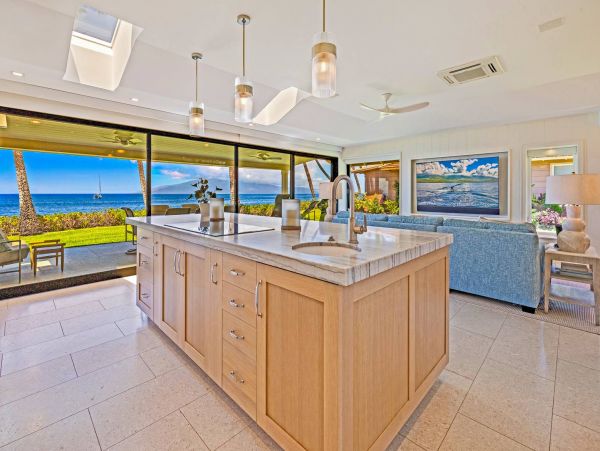 Charming Lahaina Oceanfront Vacation Town Home