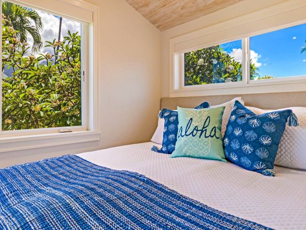 Charming Lahaina Oceanfront Vacation Town Home