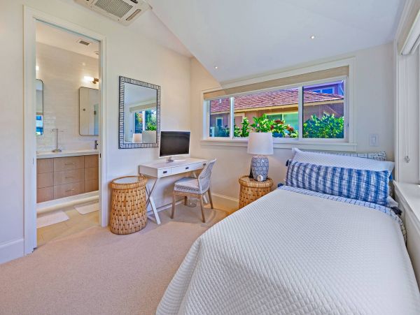 Charming Lahaina Oceanfront Vacation Town Home