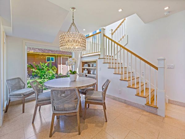 Charming Lahaina Oceanfront Vacation Town Home