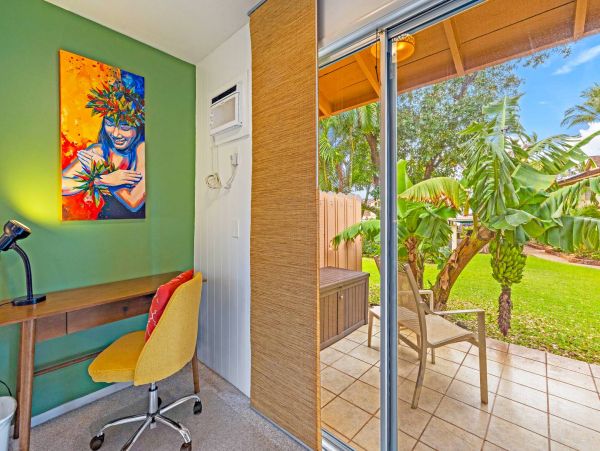 Beautiful Garden view, beachfront property
