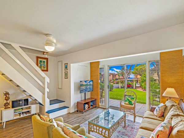 Beautiful Garden view, beachfront property