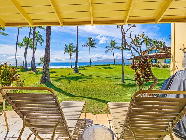 Two Bedroom Beach Townhome with Community Pool & Tennis Court