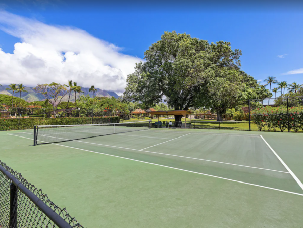 Two Bedroom Beach Townhome with Community Pool & Tennis Court