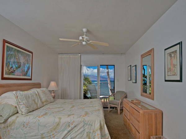 One bedroom ocean front townhome with spectacular view