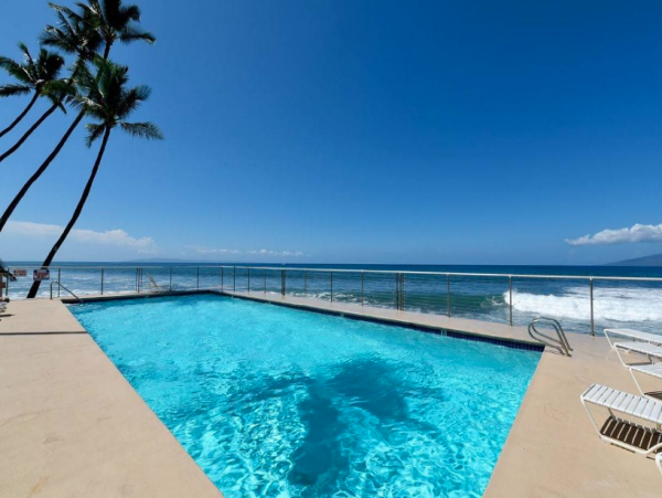 One bedroom ocean front townhome with spectacular view