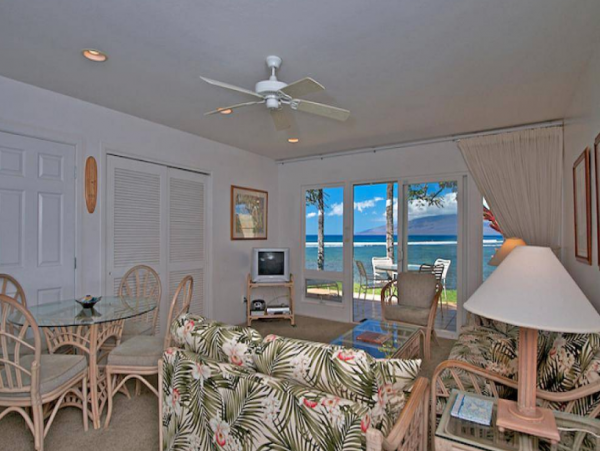 One bedroom ocean front townhome with spectacular view