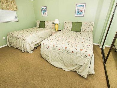 Destin Vacation Beach Condo Sleeps Eight Guests - Gulf Views