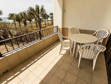 Destin Vacation Beach Condo Sleeps Eight Guests - Gulf Views