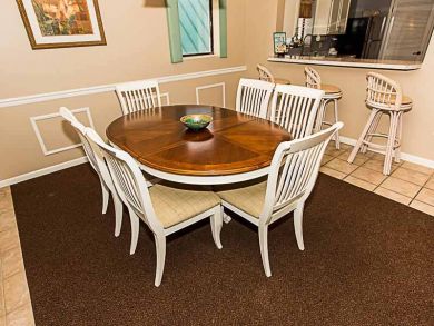 Destin Vacation Beach Condo Sleeps Eight Guests - Gulf Views