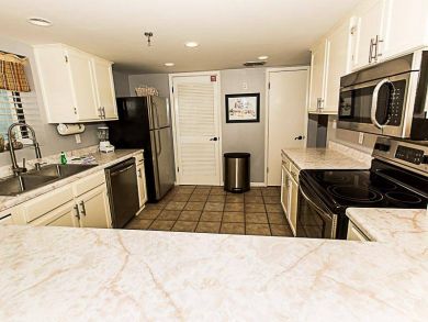 Destin Vacation Beach Condo Sleeps Eight Guests - Gulf Views