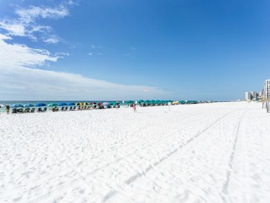 Destin Vacation Beach Condo Sleeps Eight Guests - Gulf Views