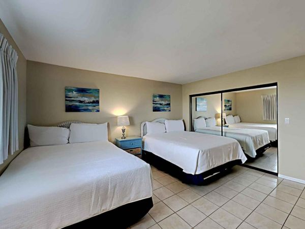 Beachfront Two Bedroom Vacation Condo in Destin