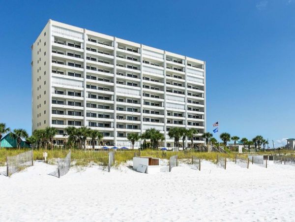 Beachfront Two Bedroom Vacation Condo in Destin
