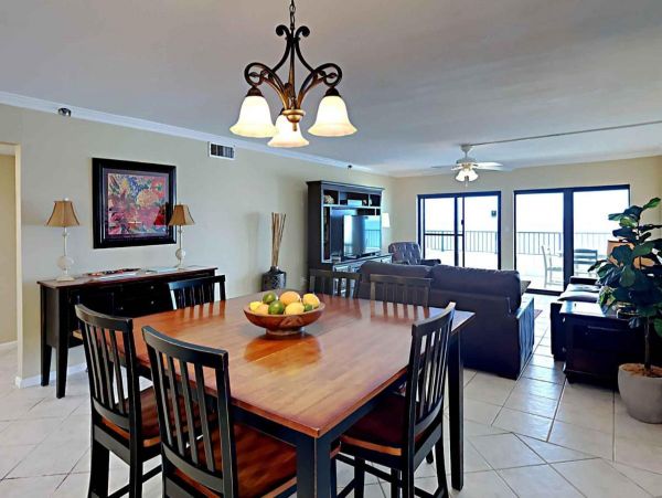 Beachfront Two Bedroom Vacation Condo in Destin