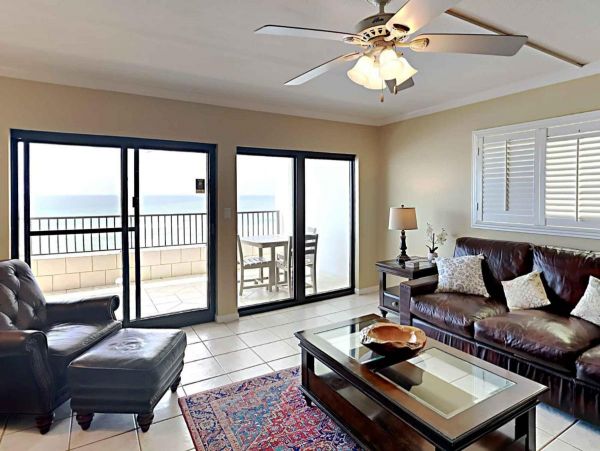 Beachfront Two Bedroom Vacation Condo in Destin