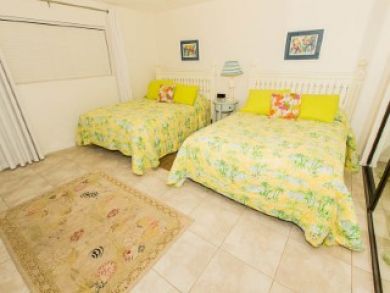 Destin Vacation Beach Condo Sleeps Eight Guests Gulf Views