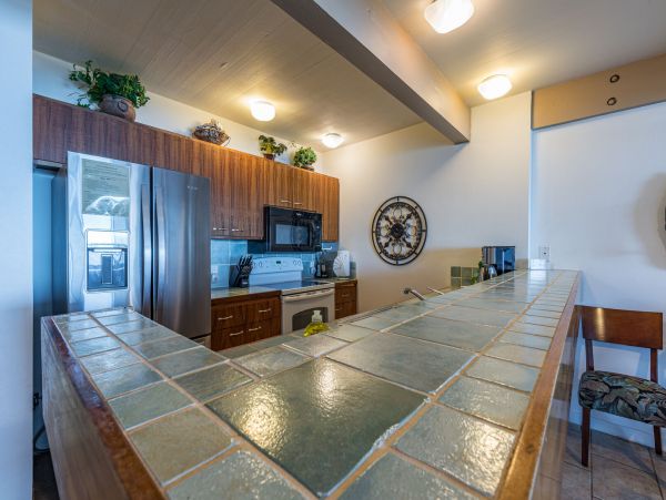 West Maui Rental in Boutique Beachfront Complex.