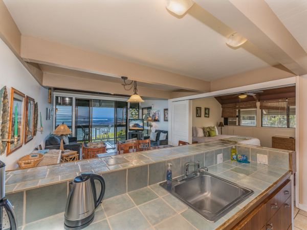 West Maui Rental in Boutique Beachfront Complex.