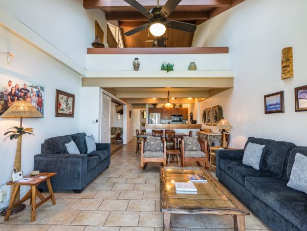 West Maui Rental in Boutique Beachfront Complex.