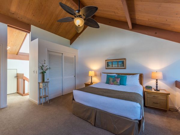 West Maui Rental in Boutique Beachfront Complex.
