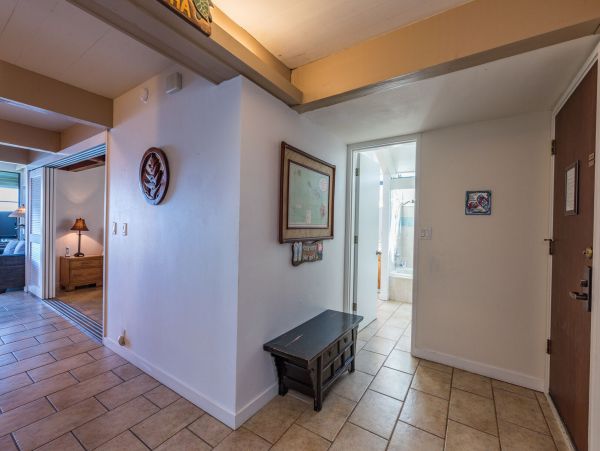 West Maui Rental in Boutique Beachfront Complex.