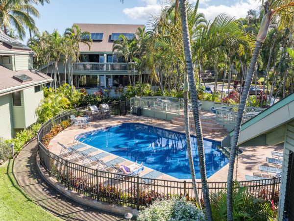 West Maui Rental in Boutique Beachfront Complex.