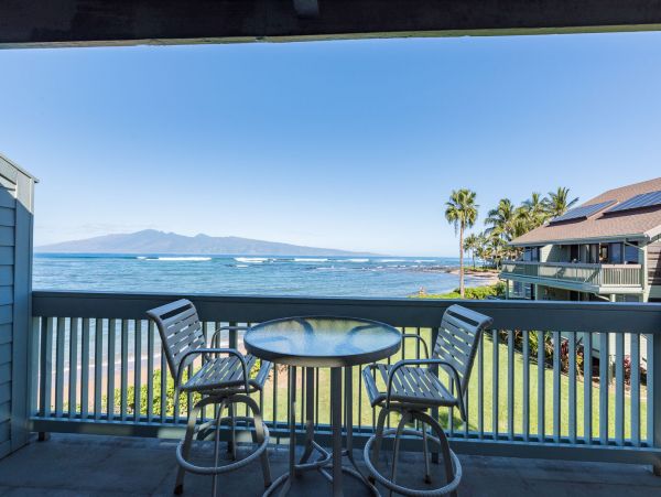 West Maui Rental in Boutique Beachfront Complex.