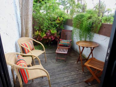 Side patio