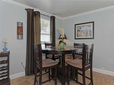 Brandenton Beach Vacation Condo Sleeps Four Guests.