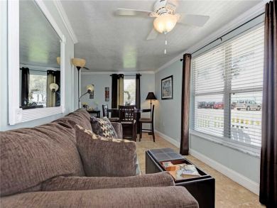 Brandenton Beach Vacation Condo Sleeps Four Guests.