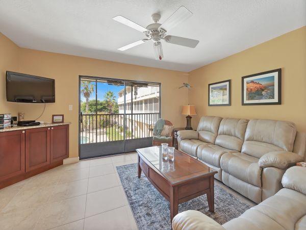 Holmes Beach 2 Bedroom Townhome Rental Sleeps 6