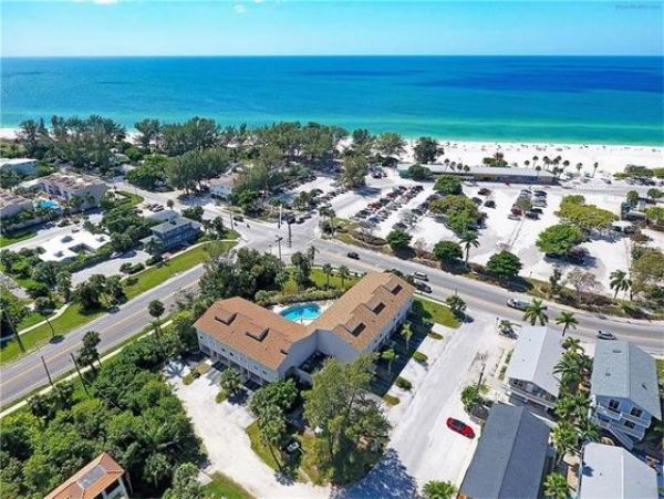 Holmes Beach 2 Bedroom Townhome Rental Sleeps 6
