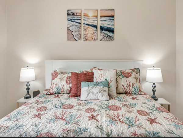 Holmes Beach 2 Bedroom Townhome Rental Sleeps 6