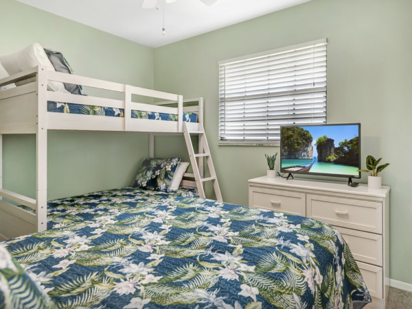 Holmes Beach 2 Bedroom Townhome Rental Sleeps 6
