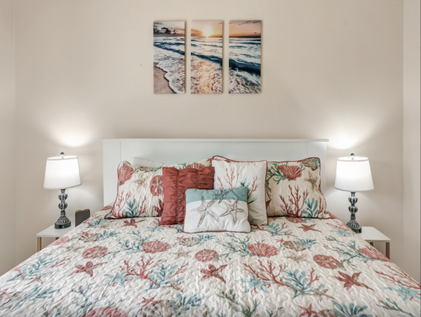 Holmes Beach 2 Bedroom Townhome Rental Sleeps 6