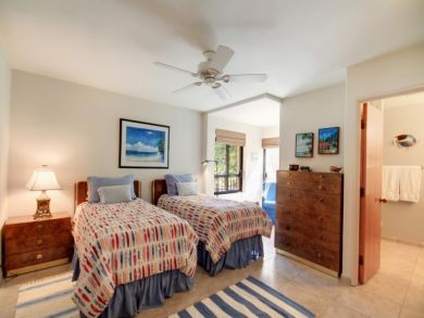 Guest bedroom with twin beds Guest bedroom with twin beds