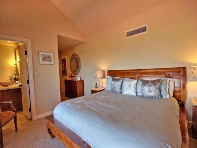 Master bedroom with king bed Master bedroom with king bed
