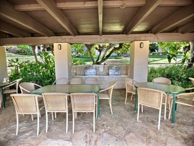 Outdoor dining & grill area
