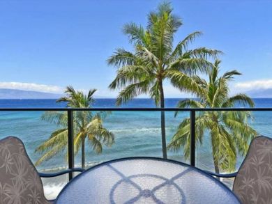 Lahaina Luxury Vacation Rental Condo One Bedroom Sleeps Four
