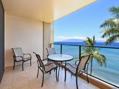 Lahaina Luxury Vacation Rental Condo One Bedroom Sleeps Four