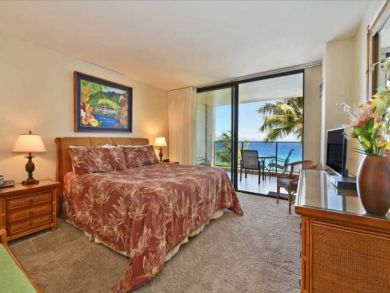Lahaina Luxury Vacation Rental Condo One Bedroom Sleeps Four